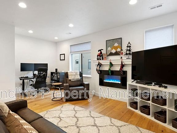 3rd image of 1428 E Komenda Way