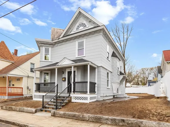 94 D St, Lowell, MA 01851