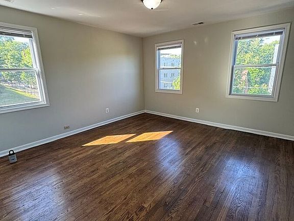 5th image of 3035 30th St SE Unit 3
