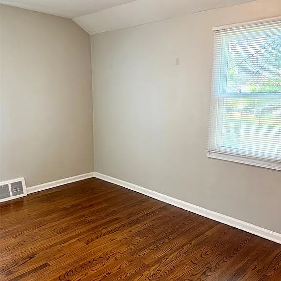 3345 Horton St — Photo 8