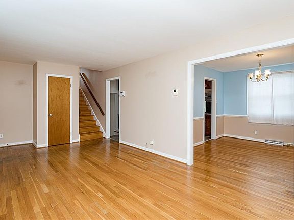 3rd image of 4302 W End Dr