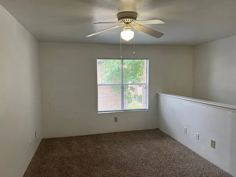 Emerald Cove Apartments — Photo 133