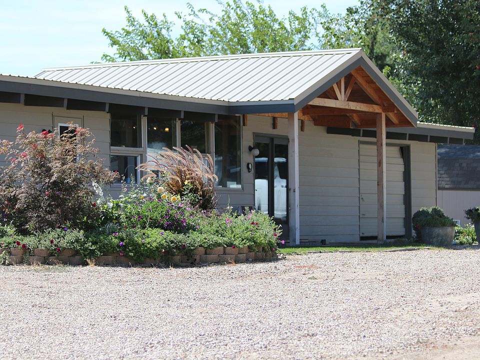 24025 Lansing Lane