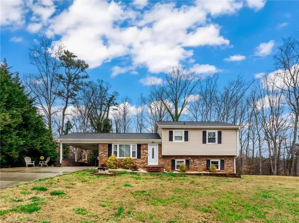 179 Benjamin St, Mount Airy, NC 27030