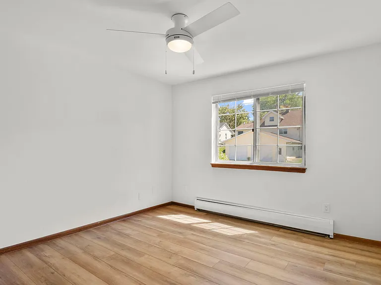 526 W Franklin St #4 — Photo 7