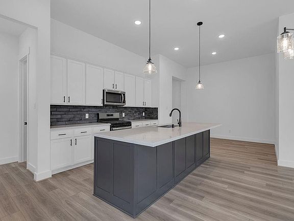 5th image of 7514 Prairie Foxglove Way