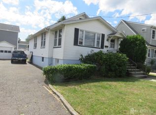 191 Sherry St, Woodbridge, NJ 07095