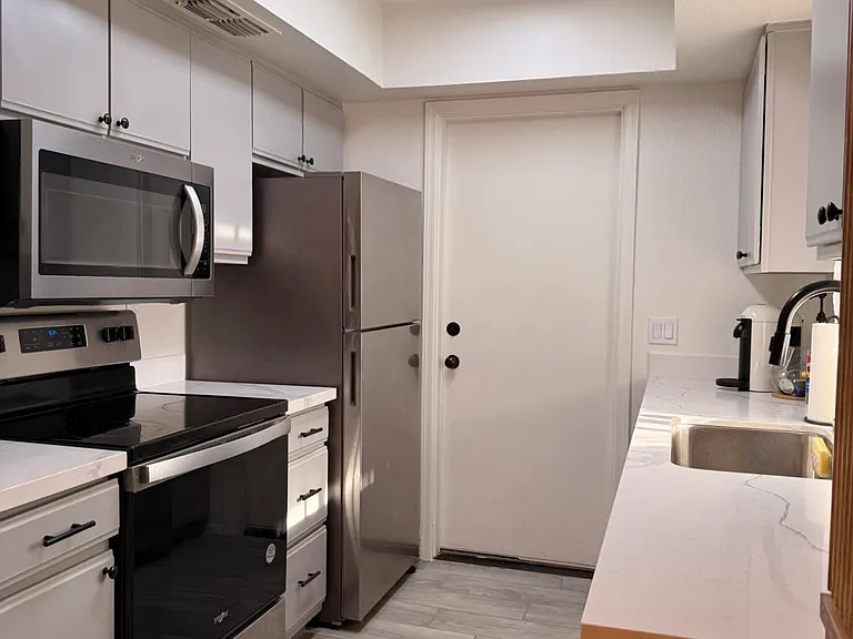 2554 W Kathleen Rd — Photo 11