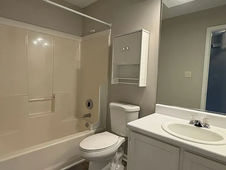 33 Londonberry Ln — Photo 12