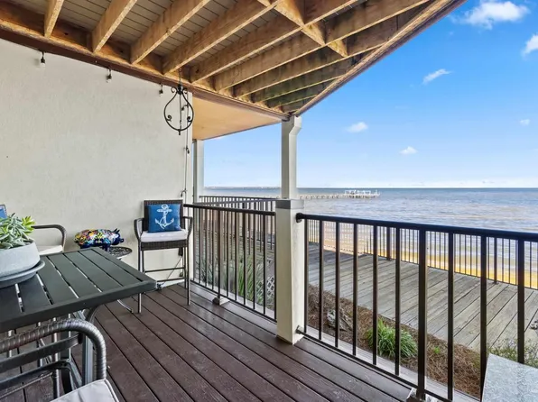 34 Baybridge Dr, Gulf Breeze, FL 32561