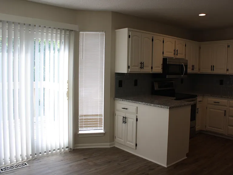 Dining area overlooking the back deck