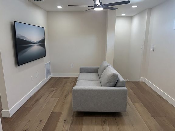 2nd image of 925 24th Ave N #1/2