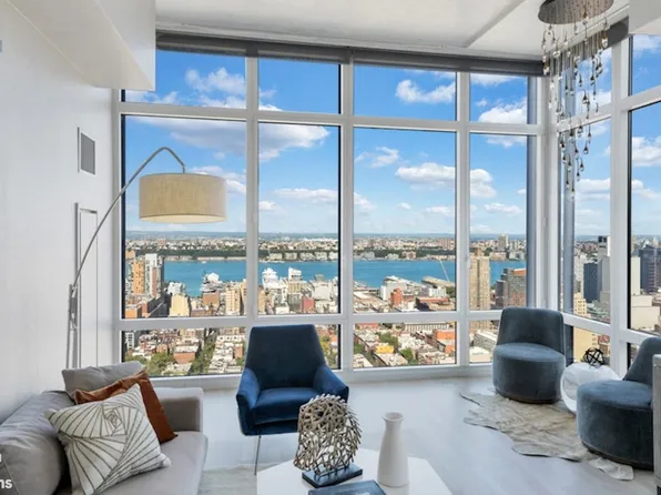 247 West 46th Street 4201 image 2 of 9