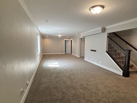 3rd image of 448 Washington Loop
