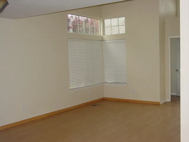 109 Birchwood Ct — Photo 2