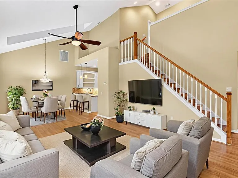 10801 Spring Mountain Pl — Photo 13