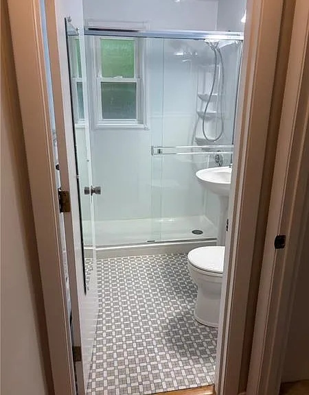 81 Lionel Ave #C — Photo 9