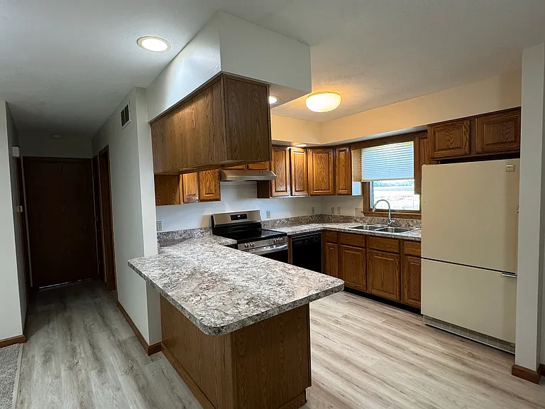 1025 W Hoppus Rd — Photo 9