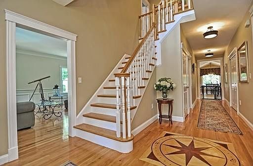 5th image of 46 Joanna Dr