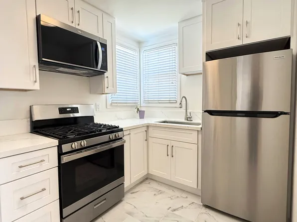 1721 N Glenoaks Blvd, Burbank, CA 91504