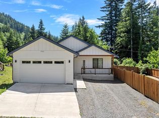 7952 Apache Dr, Maple Falls, WA