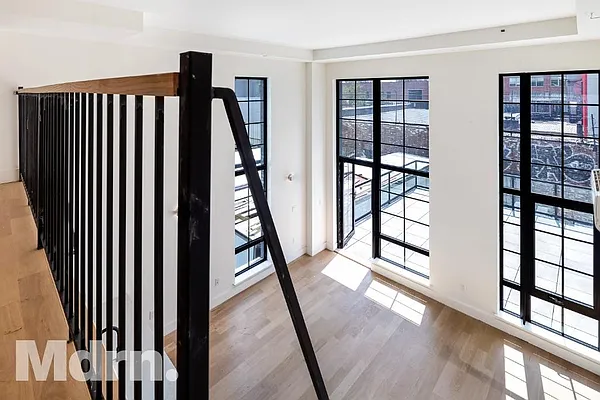 Rented by Mdrn Residential | media 37