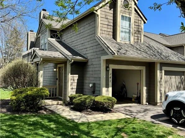 241 Queens Xing, Dayton, OH 45458