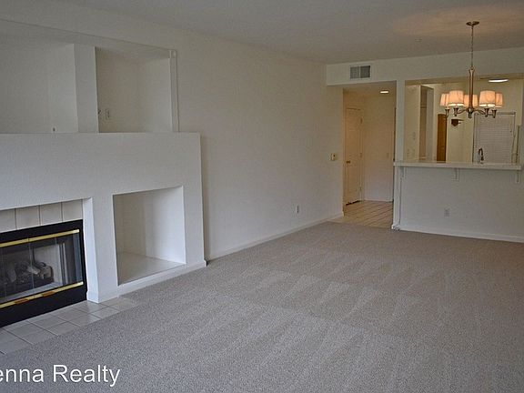 2nd image of 822 Swallowtail Ct