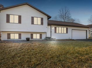 7706 Jeffery Ave S, Cottage Grove, MN 55016