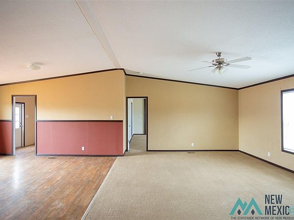 3rd image of 1009 W Fairground Rd