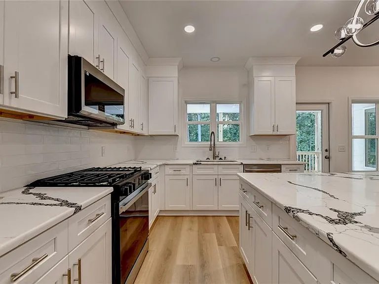 9135 Fox Trail Ln — Photo 24