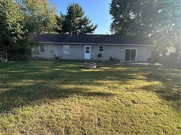 3rd image of 41638 Elmwood St
