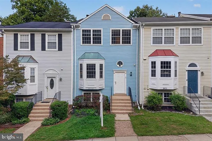 4 bed, 3.5 bath, 2052 sqft, $3,200 — Photo 1