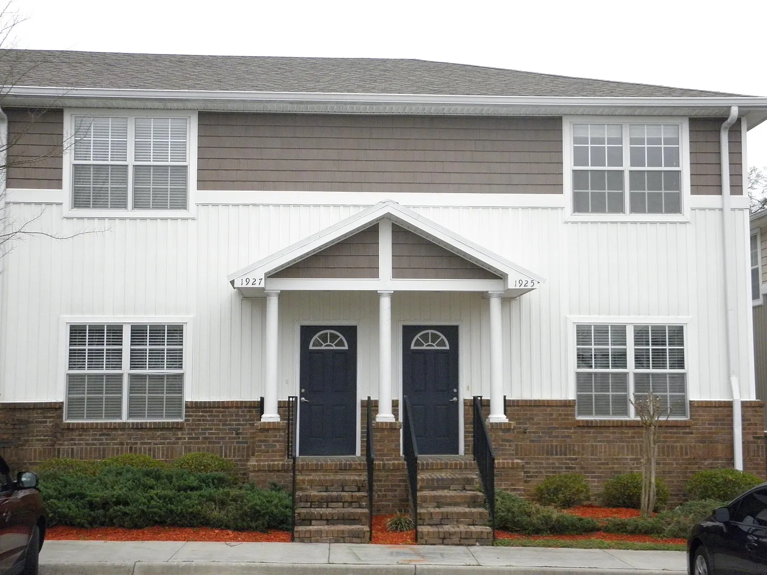 3 bed, 1177 sqft, $1,750 — Photo 1