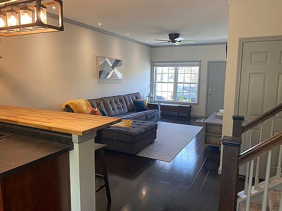 3rd image of 1187 Grove Dr