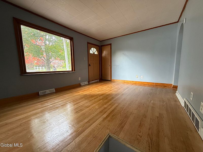 2nd image of 112 Mercer Avenue