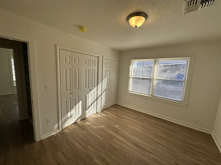 1008 S 14th St — Photo 10