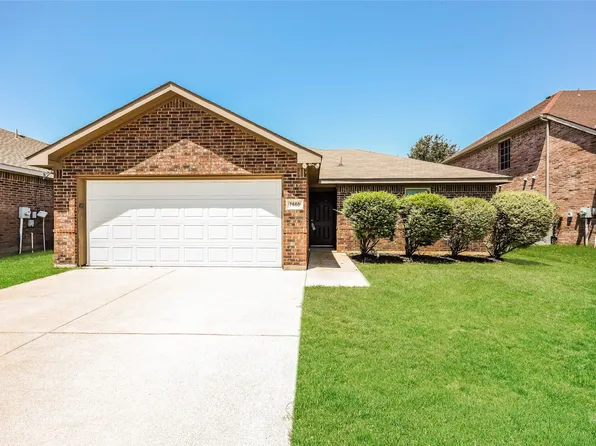 7660 Hollow Forest Dr, Fort Worth, TX 76123