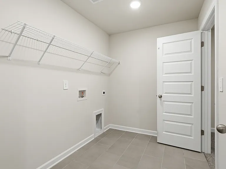 118 Martel Dr — Photo 32
