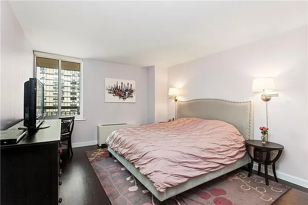 Sold by Real Direct | media 12