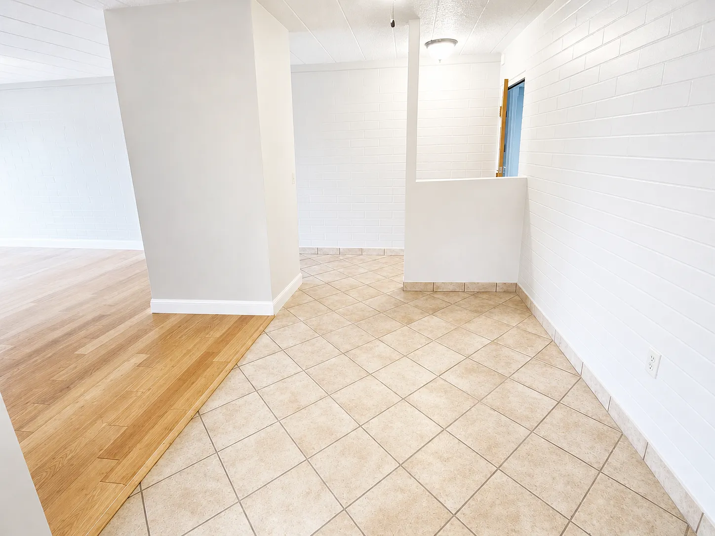 Chateaugay Apartments — Photo 4
