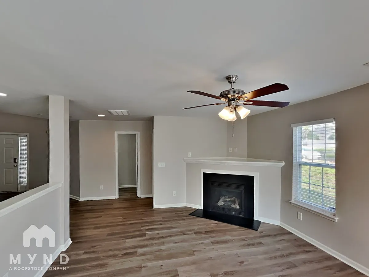 Building Photo - 1101 Southridge Dr