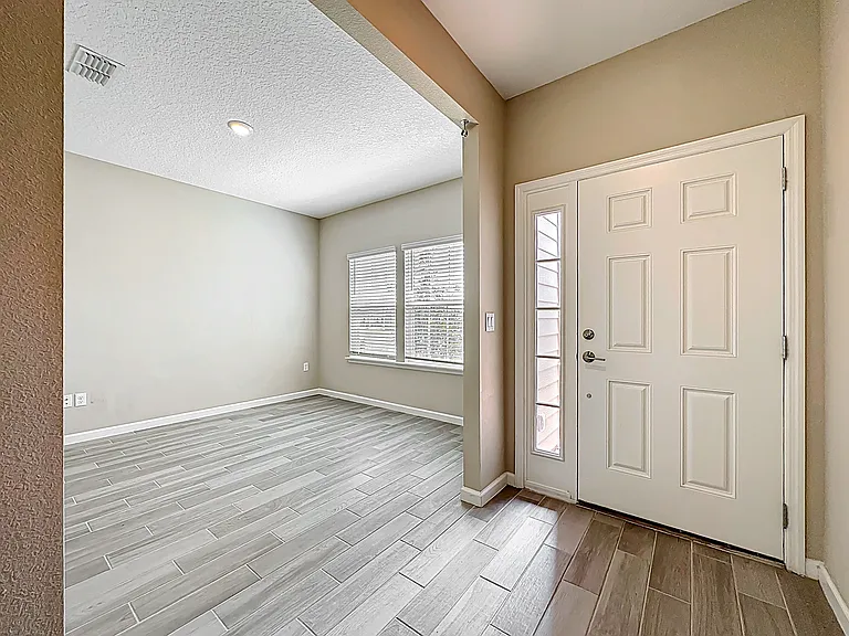 9504 Lovage Ln — Photo 4