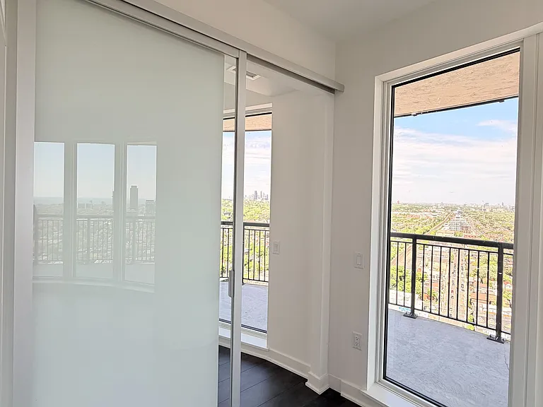 1185 Dupont St #2507 — Photo 23
