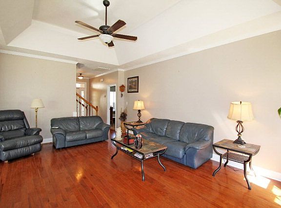 4th image of 227 Hot Springs Dr