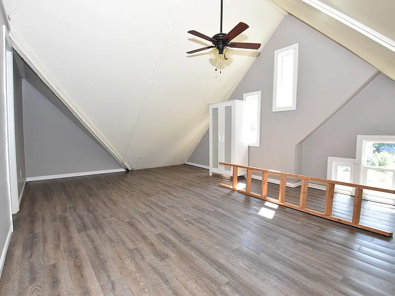 508 S Saint Joseph St — Photo 13