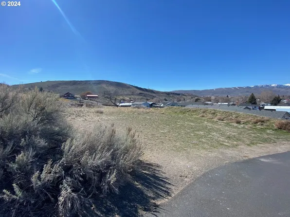 457 Washington Ave, Baker City, OR 97814