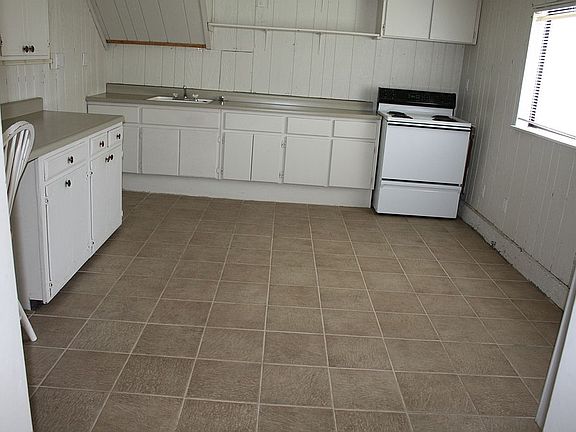 Downstairs unit kitchen