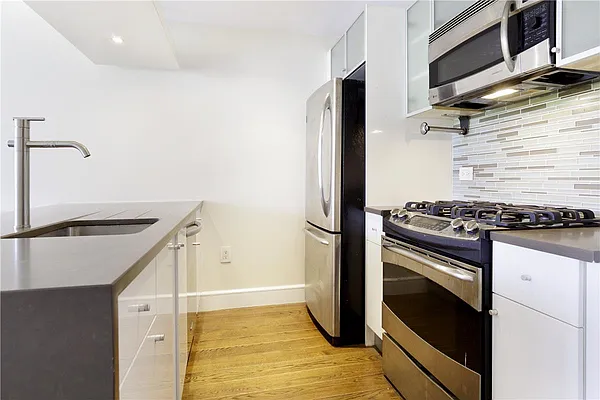 Rented by Space Marketing Shop | media 11