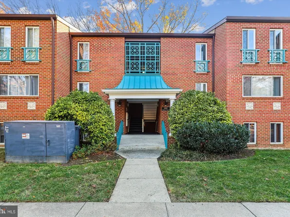 11811 Breton Ct APT 22D, Reston, VA 20191